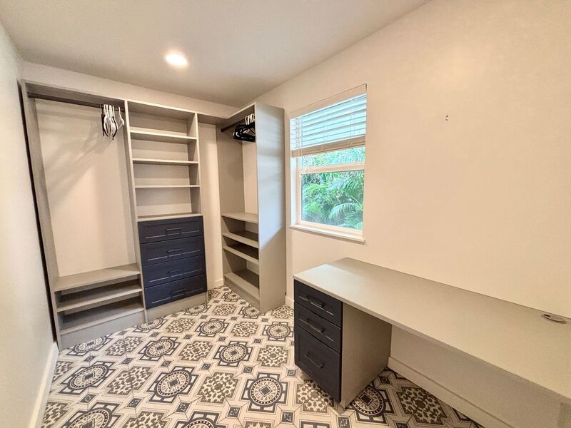 Available Now! 3 BED, 2 BATH HOME w/ UTILITIES INCLUDED + AC, Washer/Dryer, Yard – Aina Haina property image