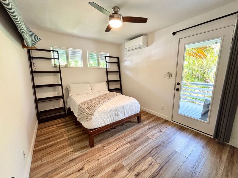 Available Now! 3 BED, 2 BATH HOME w/ UTILITIES INCLUDED + AC, Washer/Dryer, Yard – Aina Haina property image