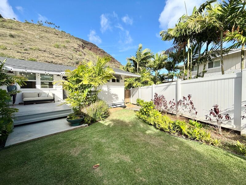 Available Now! 3 BED, 2 BATH HOME w/ UTILITIES INCLUDED + AC, Washer/Dryer, Yard – Aina Haina property image