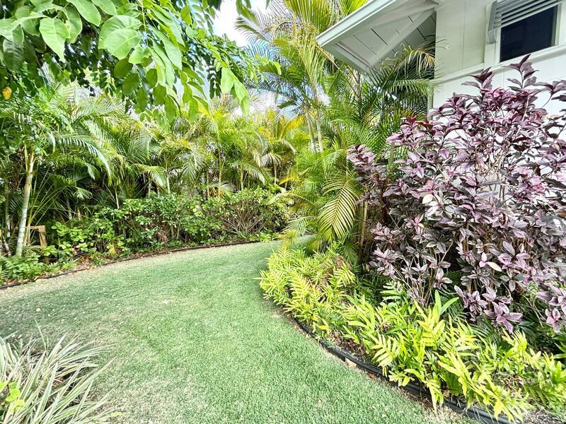 Available Now! 3 BED, 2 BATH HOME w/ UTILITIES INCLUDED + AC, Washer/Dryer, Yard – Aina Haina property image