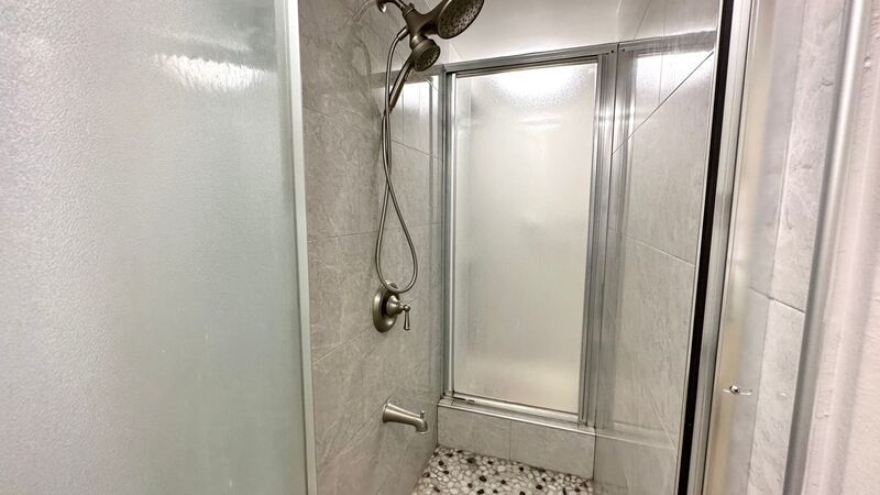 2 BED/1.5 BATH/1 PARKING in MAKIKI TOWERS! W/D INSIDE, LANAI, & VIEWS!! property image