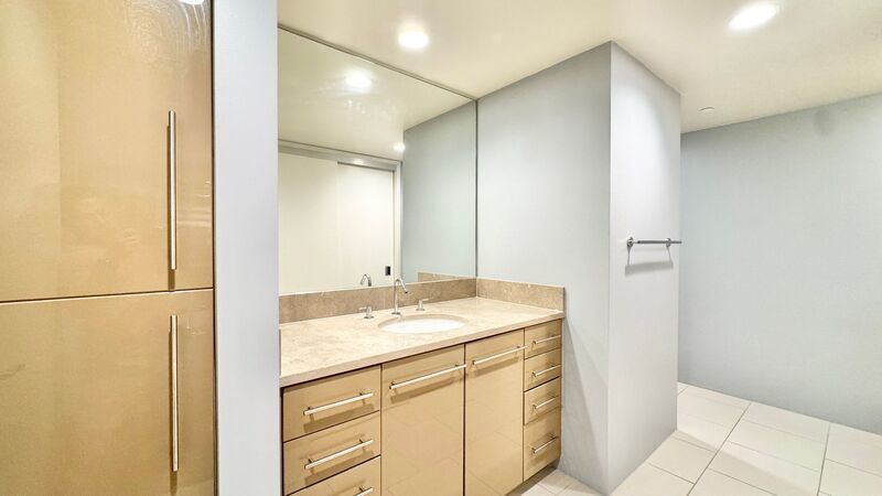 2 BEDROOM CONDO UNIT IN CONVENIENT DOWNTOWN HONOLULU - CAPITOL PLACE property image