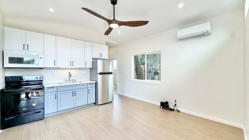 BRAND NEW 1 BED/1 BATH IN THE HEART OF KAILUA TOWN property image