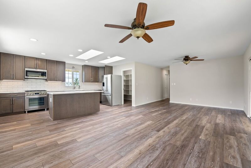 6 BED/3 BATH HOME in KULIOUOU VALLEY! Renovated with HUGE Backyard - Pet Friendly!! property image