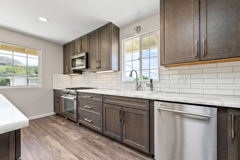 6 BED/3 BATH HOME in KULIOUOU VALLEY! Renovated with HUGE Backyard - Pet Friendly!! property image