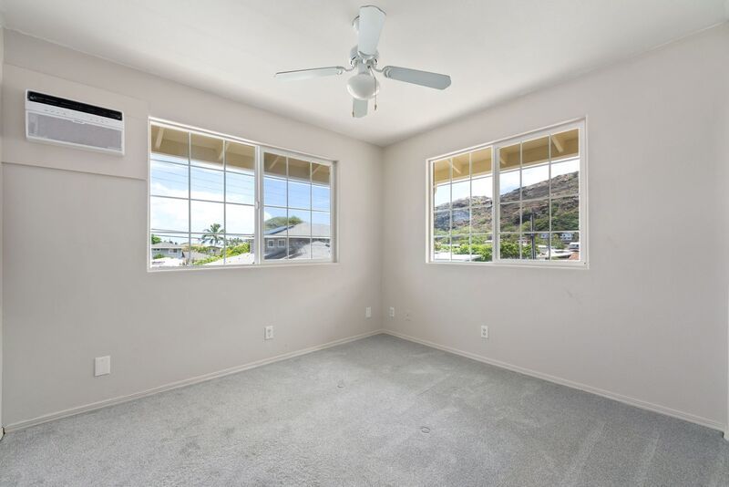6 BED/3 BATH HOME in KULIOUOU VALLEY! Renovated with HUGE Backyard - Pet Friendly!! property image