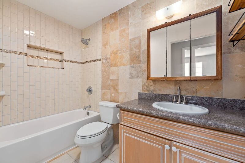 6 BED/3 BATH HOME in KULIOUOU VALLEY! Renovated with HUGE Backyard - Pet Friendly!! property image