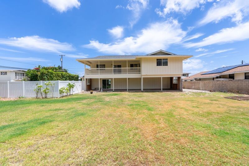 6 BED/3 BATH HOME in KULIOUOU VALLEY! Renovated with HUGE Backyard - Pet Friendly!! property image