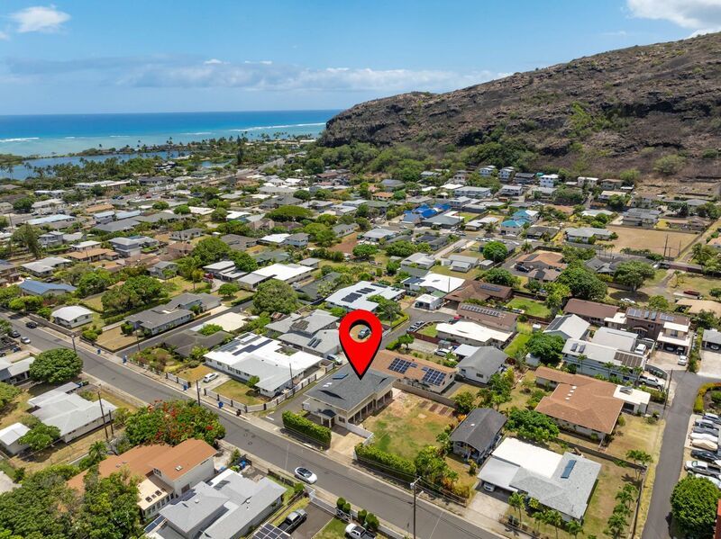 6 BED/3 BATH HOME in KULIOUOU VALLEY! Renovated with HUGE Backyard - Pet Friendly!! property image