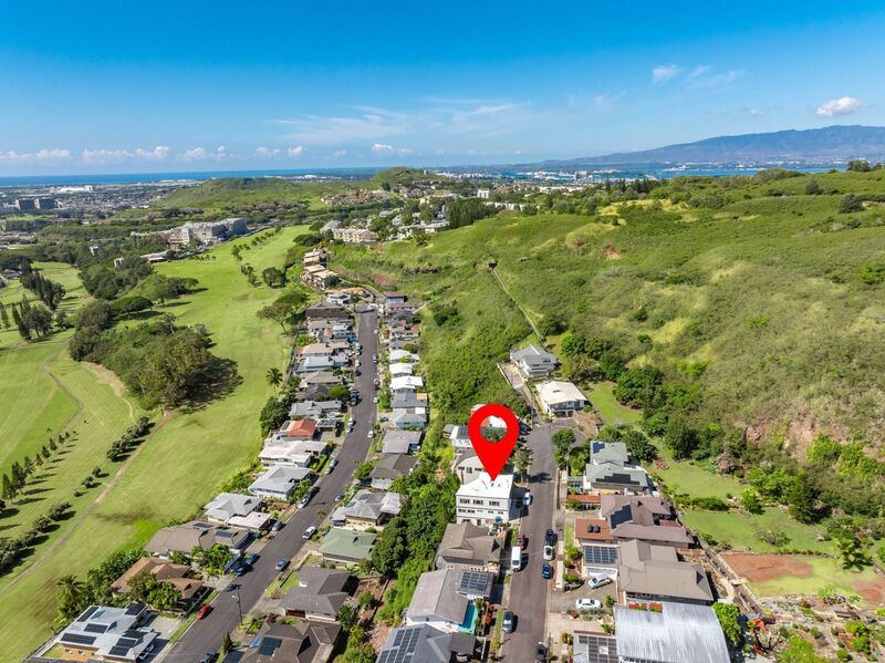 NEWLY REMODELED 5 BED/3.5 BATH HOME IN MOANALUA VALLEY! property image
