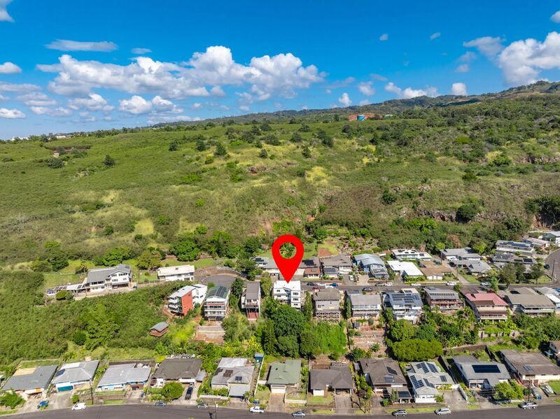 NEWLY REMODELED 6 BED/4.5 BATH HOME IN MOANALUA VALLEY! property image