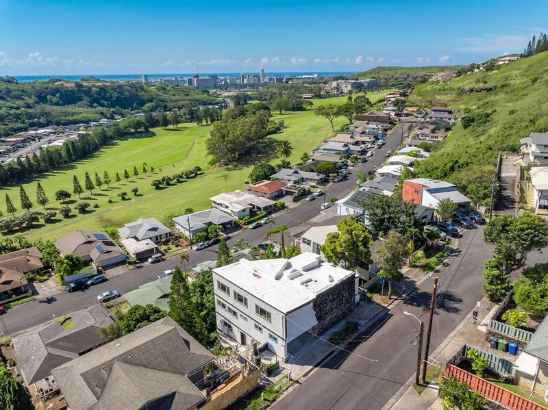 NEWLY REMODELED 6 BED/4.5 BATH HOME IN MOANALUA VALLEY! property image