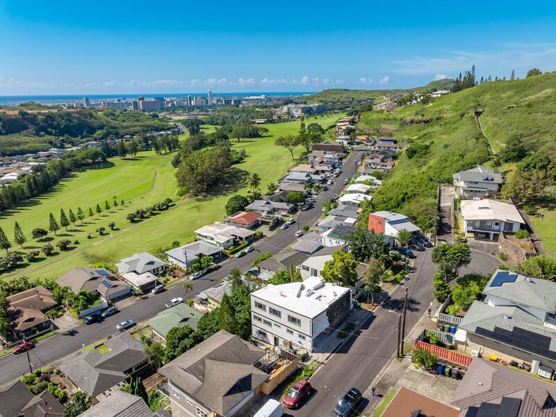 NEWLY REMODELED 6 BED/4.5 BATH HOME IN MOANALUA VALLEY! property image
