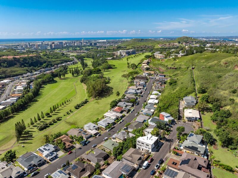 NEWLY REMODELED 6 BED/4.5 BATH HOME IN MOANALUA VALLEY! property image