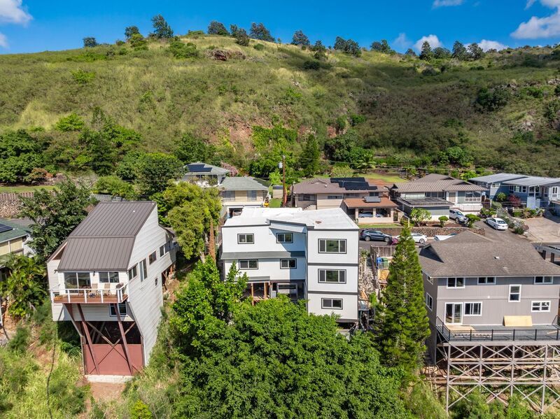 NEWLY REMODELED 6 BED/4.5 BATH HOME IN MOANALUA VALLEY! property image