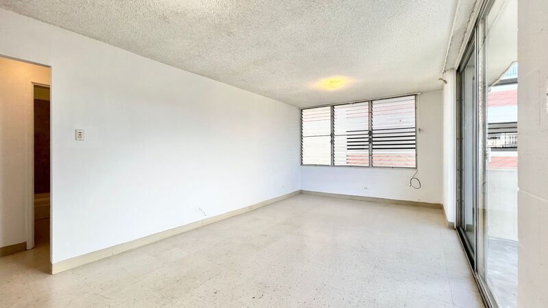 2 BEDROOM WALK-UP UNIT IN CONVENIENT MOILIILI property image