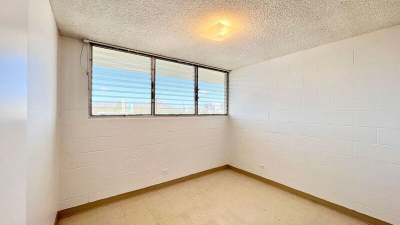 2 BEDROOM WALK-UP UNIT IN CONVENIENT MOILIILI property image