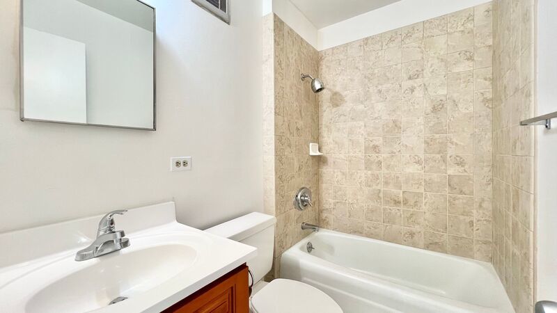 2 BEDROOM WALK-UP UNIT IN CONVENIENT MOILIILI property image