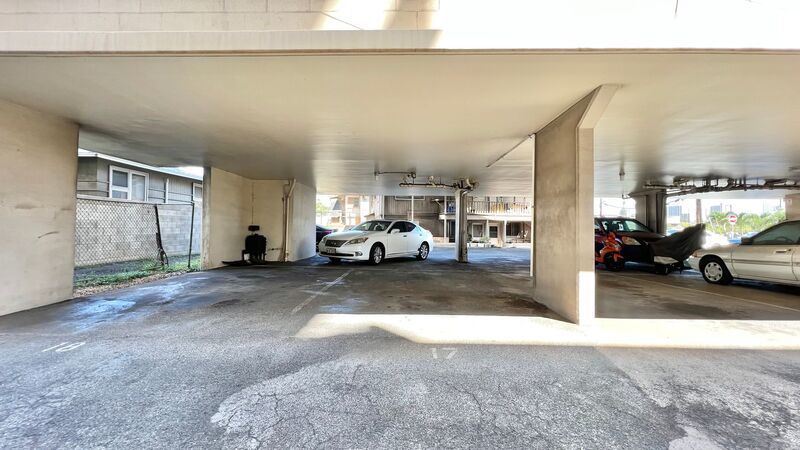 2 BEDROOM WALK-UP UNIT IN CONVENIENT MOILIILI property image