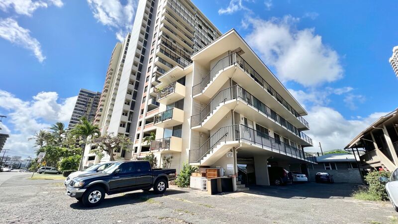 2 BEDROOM WALK-UP UNIT IN CONVENIENT MOILIILI property image