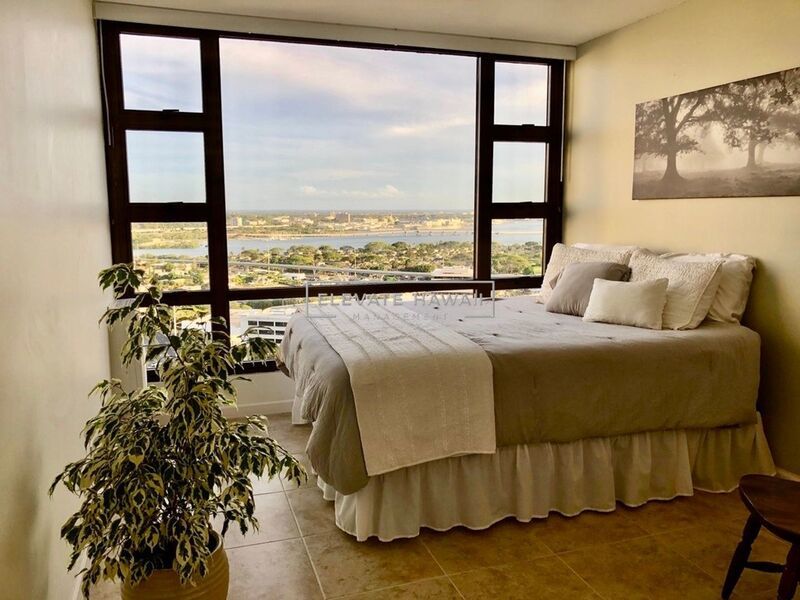 OCEAN VIEWS!! Pearl Regency 1 bed 1 bath 2 ASSIGNED PARKING STALLS, Immaculate Unit property image