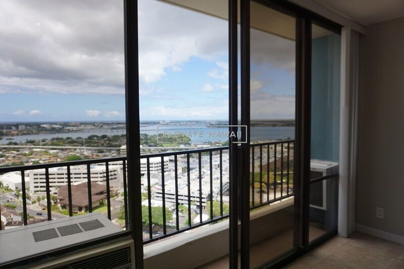 OCEAN VIEWS!! Pearl Regency 1 bed 1 bath 2 ASSIGNED PARKING STALLS, Immaculate Unit property image