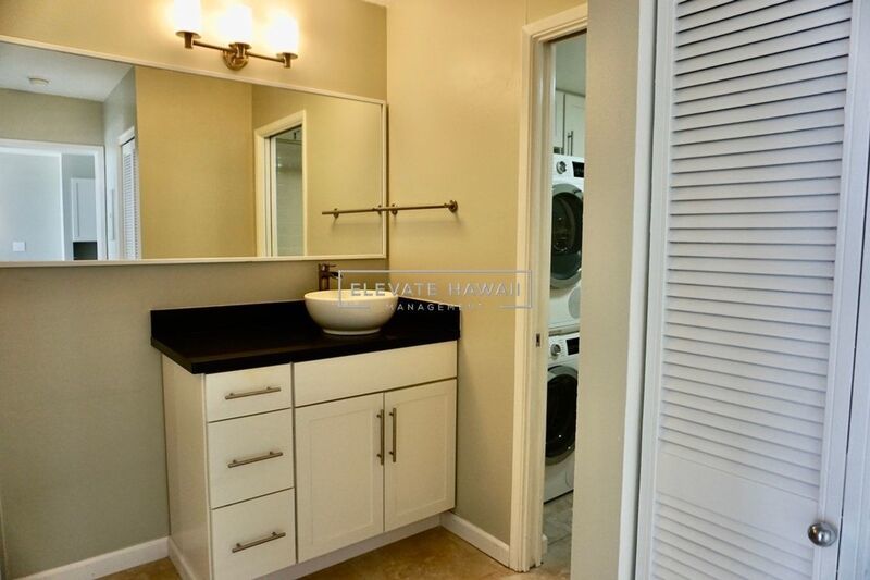 OCEAN VIEWS!! Pearl Regency 1 bed 1 bath 2 ASSIGNED PARKING STALLS, Immaculate Unit property image