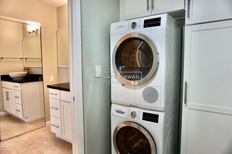 OCEAN VIEWS!! Pearl Regency 1 bed 1 bath 2 ASSIGNED PARKING STALLS, Immaculate Unit property image
