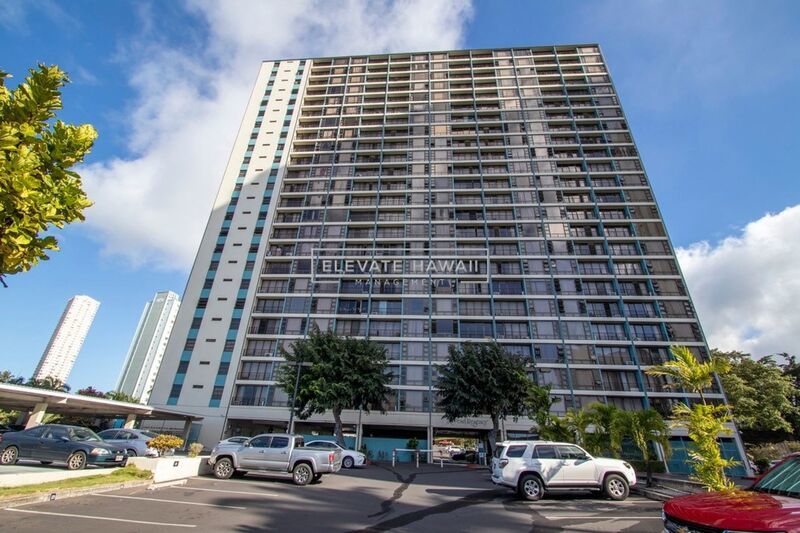 OCEAN VIEWS!! Pearl Regency 1 bed 1 bath 2 ASSIGNED PARKING STALLS, Immaculate Unit property image