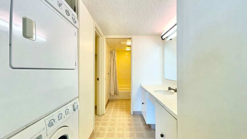 Available NOW - Highly Desired 2 BED 2 BATH Near Ala Moana property image