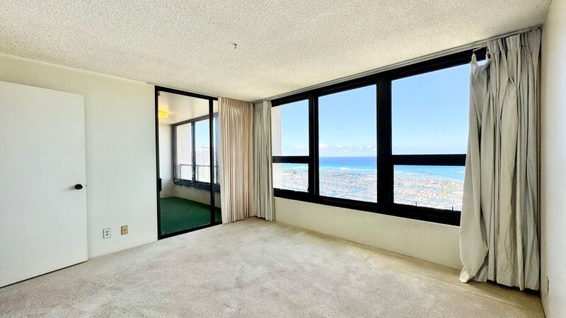 Available NOW - Highly Desired 2 BED 2 BATH Near Ala Moana property image