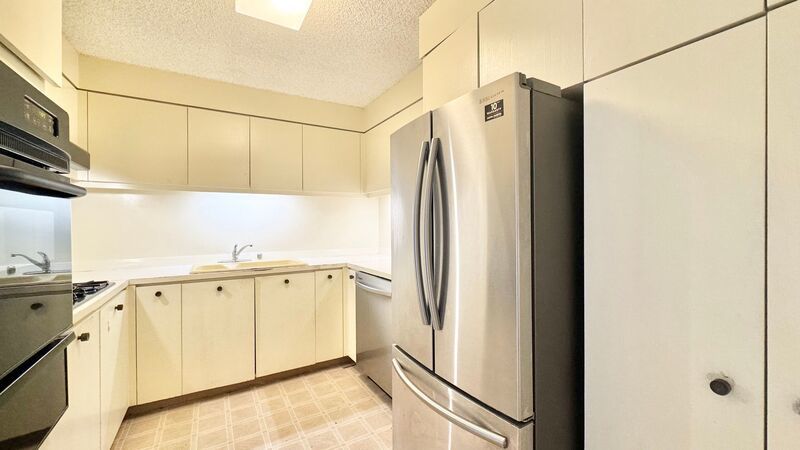 Available NOW - Highly Desired 2 BED 2 BATH Near Ala Moana property image