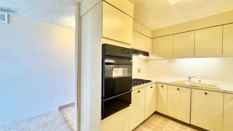 Available NOW - Highly Desired 2 BED 2 BATH Near Ala Moana property image