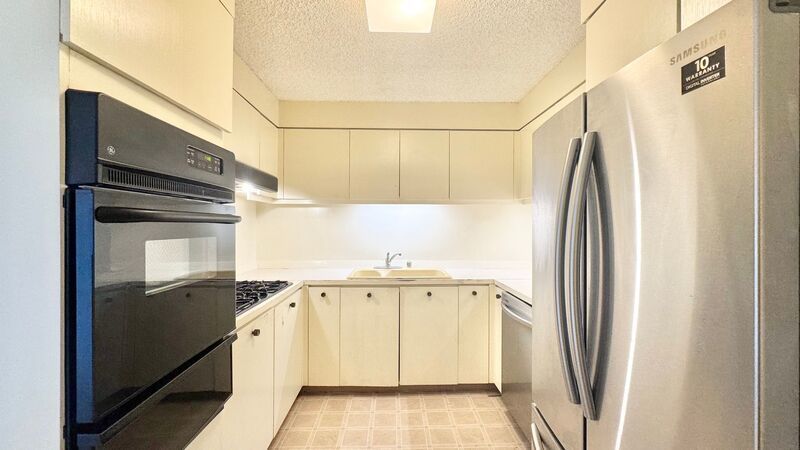 Available NOW - Highly Desired 2 BED 2 BATH Near Ala Moana property image