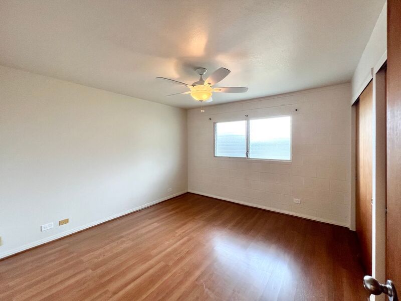 AVAILABLE NOW! LARGE 1 BED/1 BATH UNIT IN KANEOHE W/2 TANDEM PARKING, OPEN LANAI AND YARD. property image