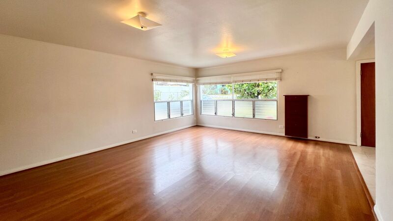 AVAILABLE NOW! LARGE 1 BED/1 BATH UNIT IN KANEOHE W/2 TANDEM PARKING, OPEN LANAI AND YARD. property image