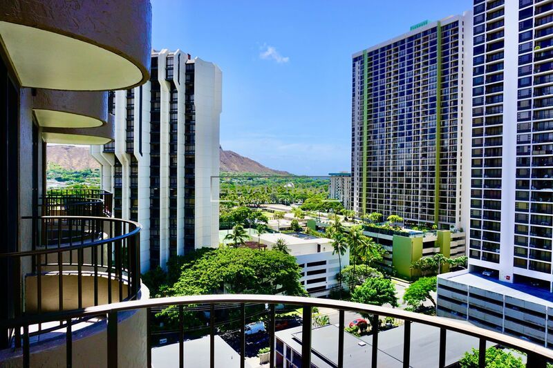 FULLY FURNISHED 2 BED 2 BATH IN WAIKIKI w/ CENTRAL AC & ELECTRICITY INCLUDED! property image