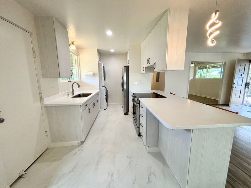 Newly Renovated 3BR/2BA Townhouse at Waialae Gardens – Corner Unit with Courtyard & 2 Parking property image