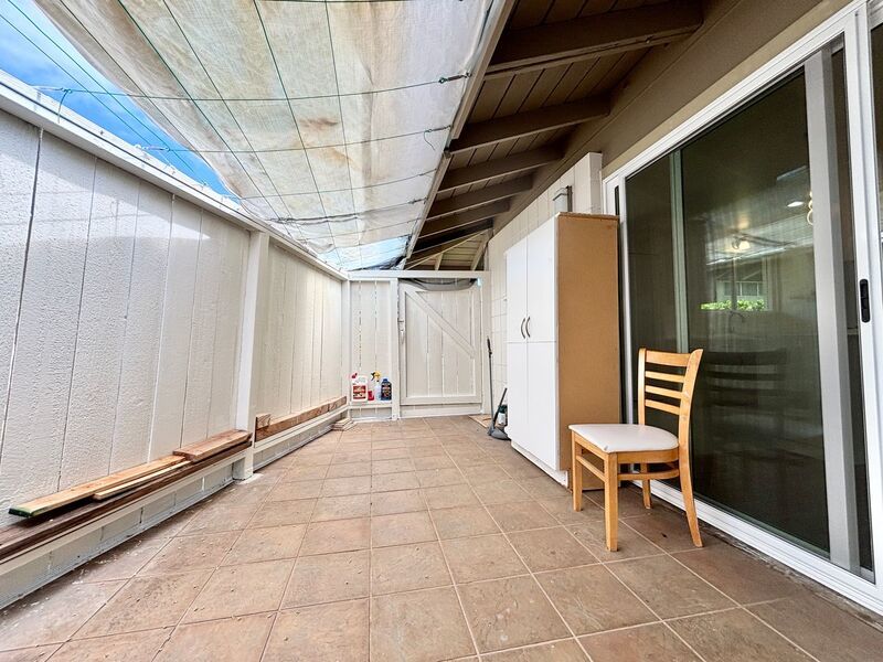 Newly Renovated 3BR/2BA Townhouse at Waialae Gardens – Corner Unit with Courtyard & 2 Parking property image