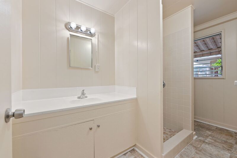 JUST RENOVATED! 2BD/1BA APT UNIT IN CONVENIENT KAPAHULU property image