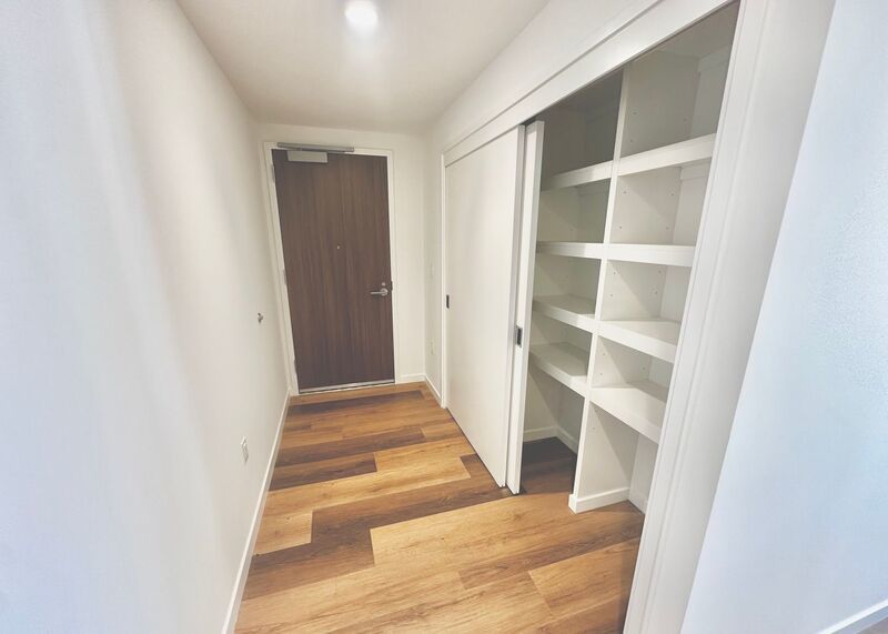 RARELY AVAIL 1 BED/1 BATH/1 PRKG OCEAN VIEWS IN THE PARK ON KE'EAUMOKU (Ala Moana) property image