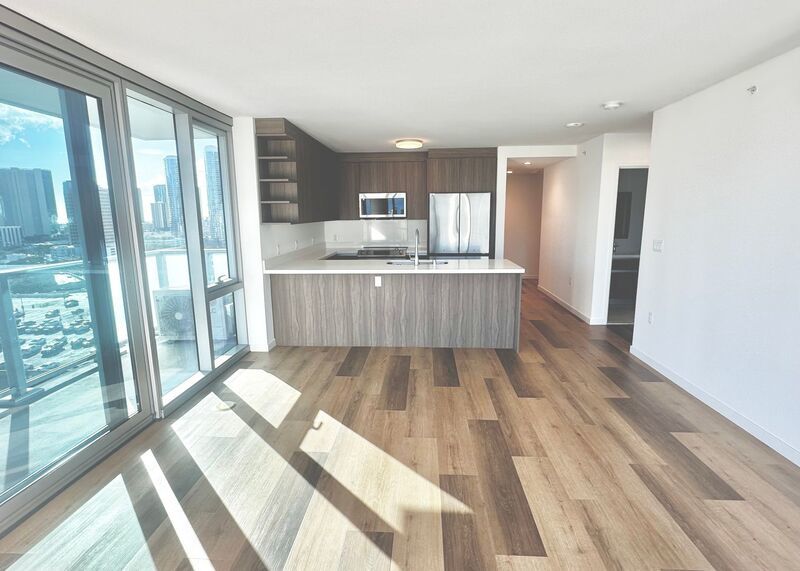 RARELY AVAIL 1 BED/1 BATH/1 PRKG OCEAN VIEWS IN THE PARK ON KE'EAUMOKU (Ala Moana) property image