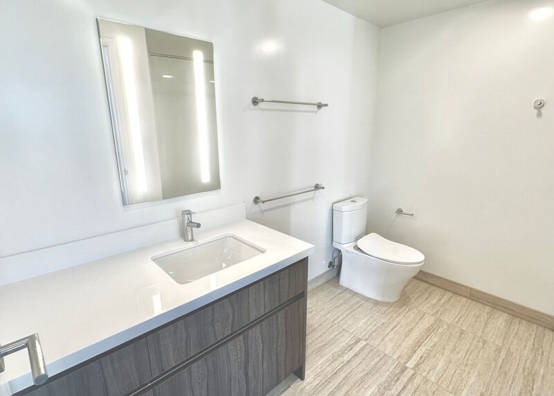 RARELY AVAIL 1 BED/1 BATH/1 PRKG OCEAN VIEWS IN THE PARK ON KE'EAUMOKU (Ala Moana) property image