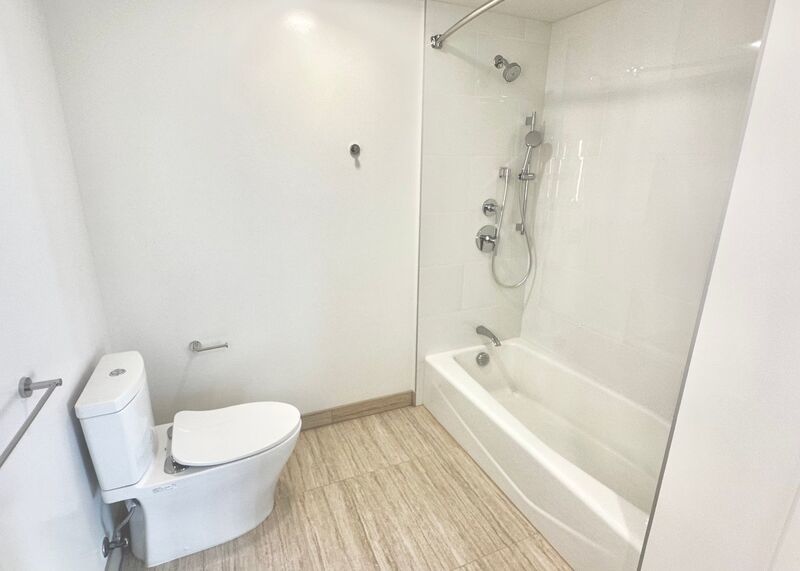 RARELY AVAIL 1 BED/1 BATH/1 PRKG OCEAN VIEWS IN THE PARK ON KE'EAUMOKU (Ala Moana) property image