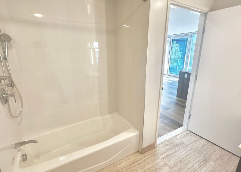 RARELY AVAIL 1 BED/1 BATH/1 PRKG OCEAN VIEWS IN THE PARK ON KE'EAUMOKU (Ala Moana) property image