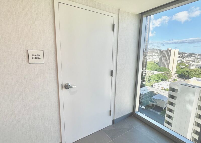 RARELY AVAIL 1 BED/1 BATH/1 PRKG OCEAN VIEWS IN THE PARK ON KE'EAUMOKU (Ala Moana) property image