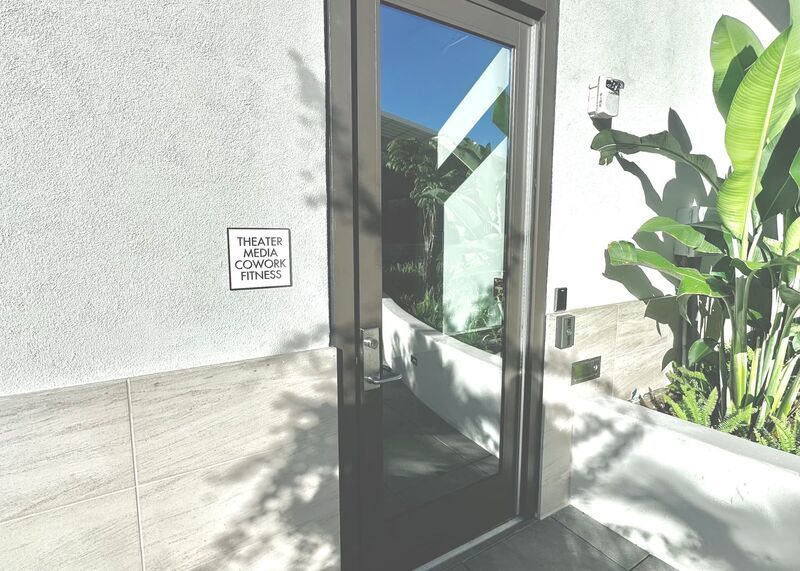 RARELY AVAIL 1 BED/1 BATH/1 PRKG OCEAN VIEWS IN THE PARK ON KE'EAUMOKU (Ala Moana) property image