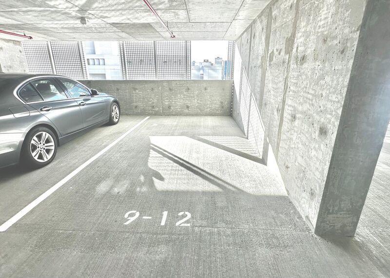 RARELY AVAIL 1 BED/1 BATH/1 PRKG OCEAN VIEWS IN THE PARK ON KE'EAUMOKU (Ala Moana) property image