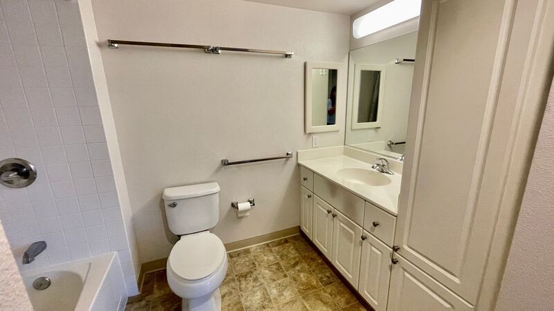 AVAILABLE NOW! - 801 SOUTH ST (KAKAAKO)!! GREAT LOCATION property image