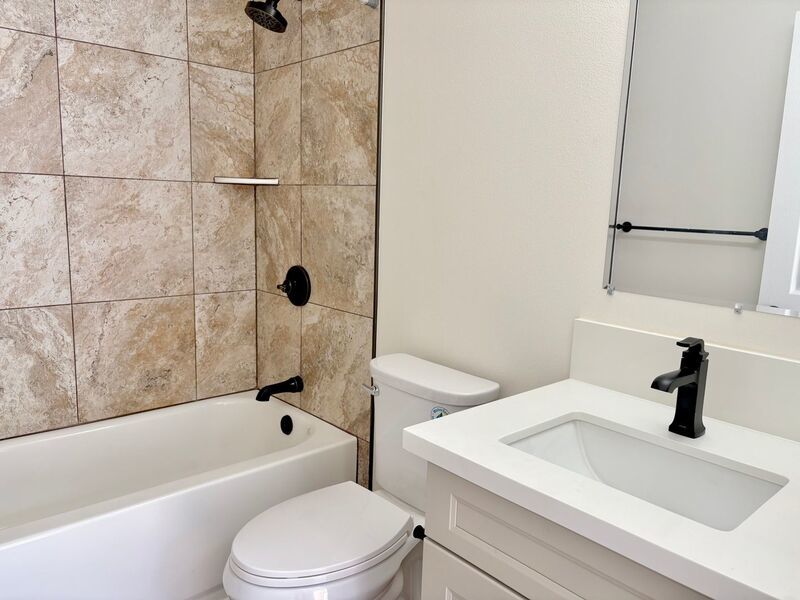 NEWLY REMODELED STUDIO/1 BATH HOME IN MOANALUA VALLEY! property image